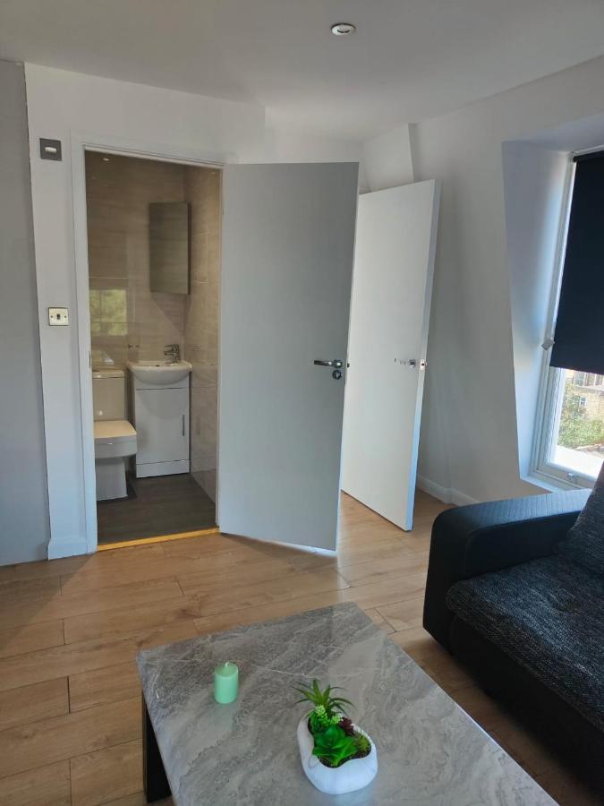 Apartment Latchmere London