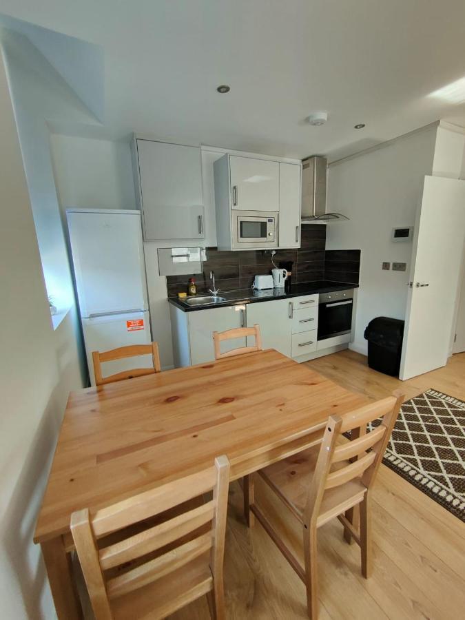 Latchmere Apartment